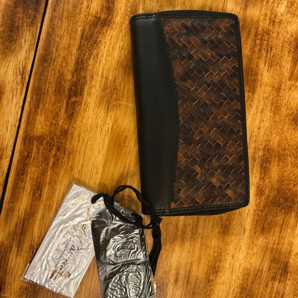 Lady Conceal Sophisticated Black and Brown Basketweave Wallet